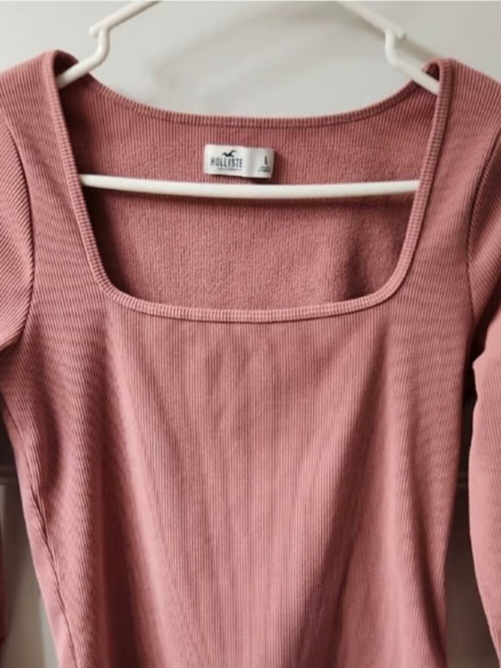 Hollister Ribbed Top - Picture 2 of 3